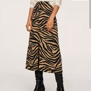 Printed button skirt